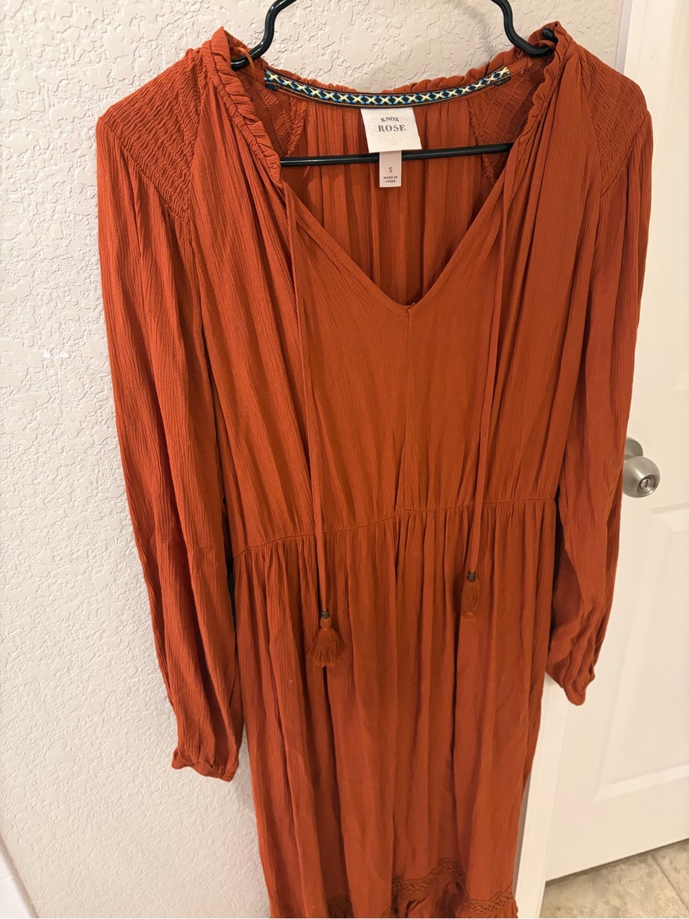 Knox Rose Burnt Orange Long Sleeve V-Neck Peasant Dress